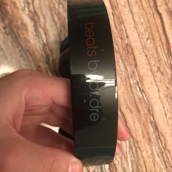 Beats headphones never used. Beats by dr. Dre - Picture 3 of 3